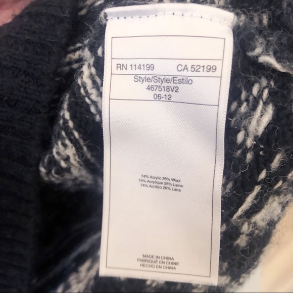 Roxy Black and White Cropped Fair Isle Wool Blend Sweater Size Medium - Picture 6 of 7